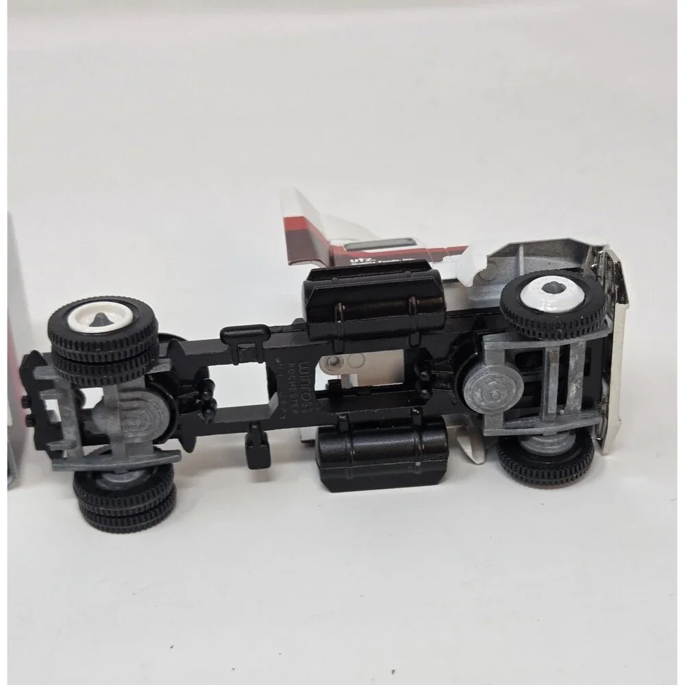 UTZ Quality Foods‎ Promo FORD CL9000 SEMI-TRUCK TRAILER Winross Diecast 10